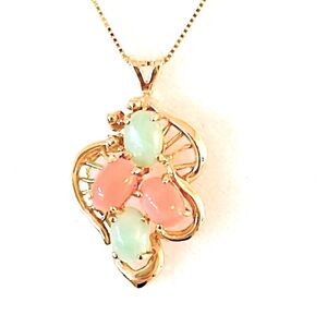 14k box chain Coral/Jade pendant 3.2 g t.w., jeweler verified, GORGEOUS!